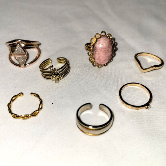 Set of 7 Gold Toned Fashion Rings - Picture 2 of 9